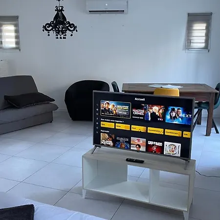 Grand Dans Avec Garage * Nimes