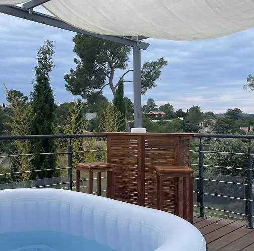 Apartment Grand Dans Avec Garage *