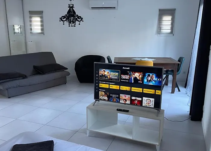 Grand Dans Avec Garage * Nimes